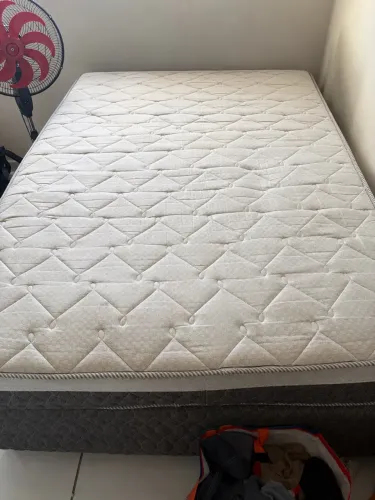 Cama casal usada