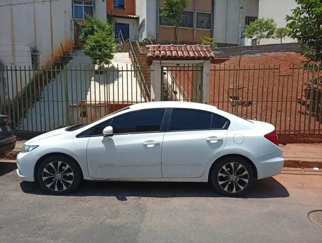 Honda Civic Sedan LXR 2.0 Flexone 16V Aut. 4P 2016