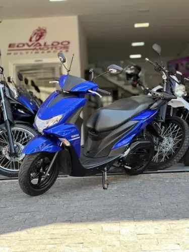 YAMAHA FLUO 125 2025