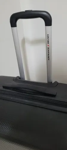 Mala de viagem média com rodinhas 23kg Delsey preta