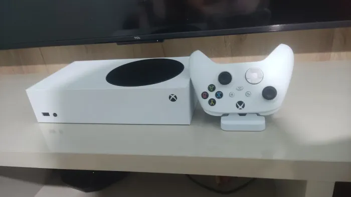 Xbox Series S com jogos e bateria para controle