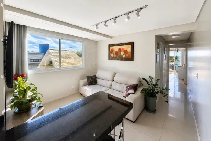 Apartamento Mobiliado com 2 Quartos e Vaga no São Francisco