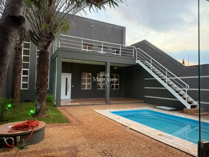 IMÓVEL COMERCIAL E RESIDENCIAL À VENDA | EXCELENTE POTENCIAL PARA CLÍNICAS, FARMÁCIAS, ESC