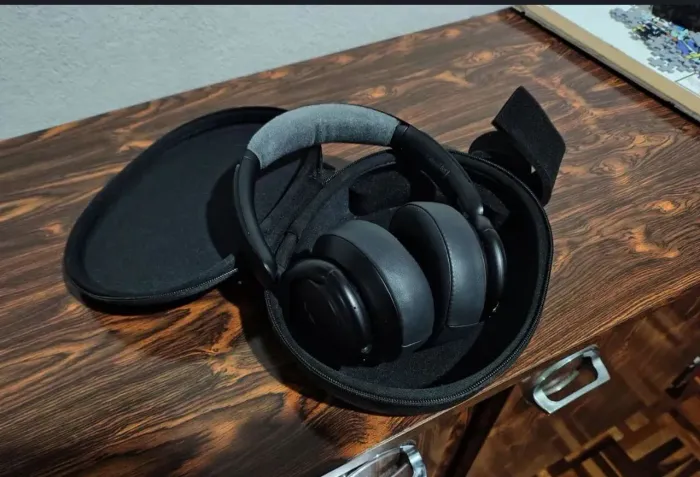 Fone bluetooth Soundcore Anker Q30.
