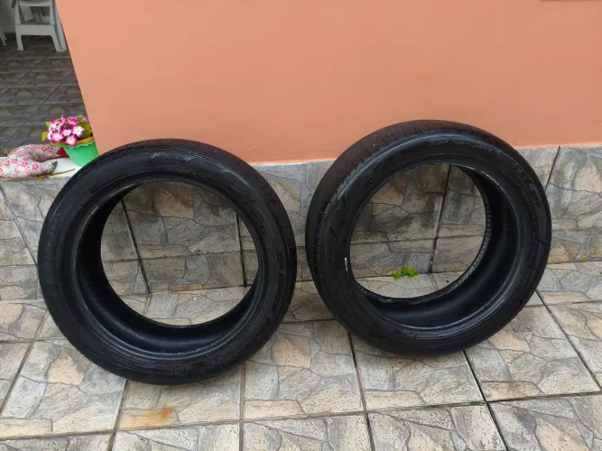 2 Pneu Dunlop 225/50 R18 - Semi novo