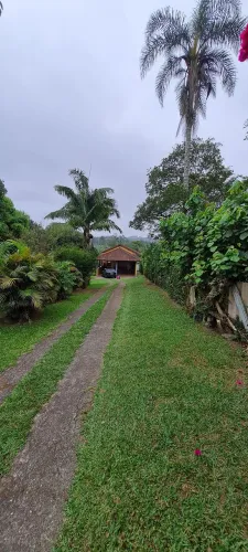 Sítio à venda em Embu-Guaçu 4.800m² com nascente, lago e excelente estrutura!