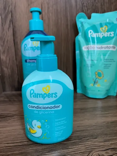 Kit Pampers Shampoo de Glicerina  + Condicionador  + Loção Hidratante Infantil Refil 