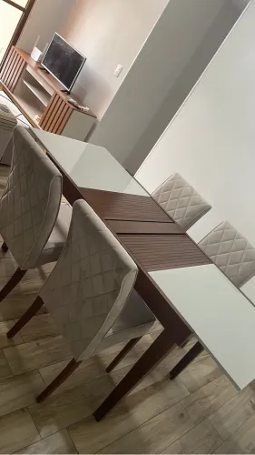 Mesa de Jantar Extensível e Cadeira 