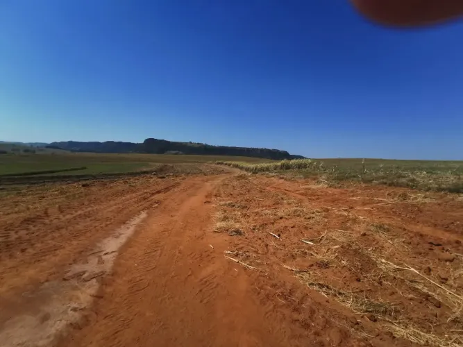 Fazenda 389,7 Alqueires 289 Alqueires em Cana Contrato até 2028 38 Toneladas Usina Barra B