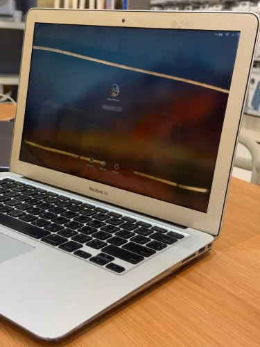 MacBook 2011