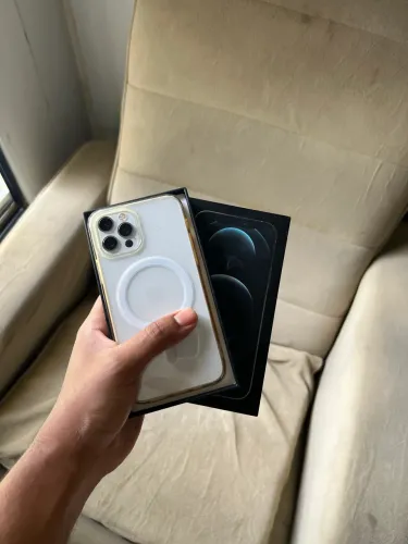 iphone 12 pro para retirada de peças (todo original somente a placa queimada)