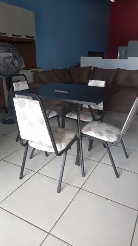 Mesa de segunda mão