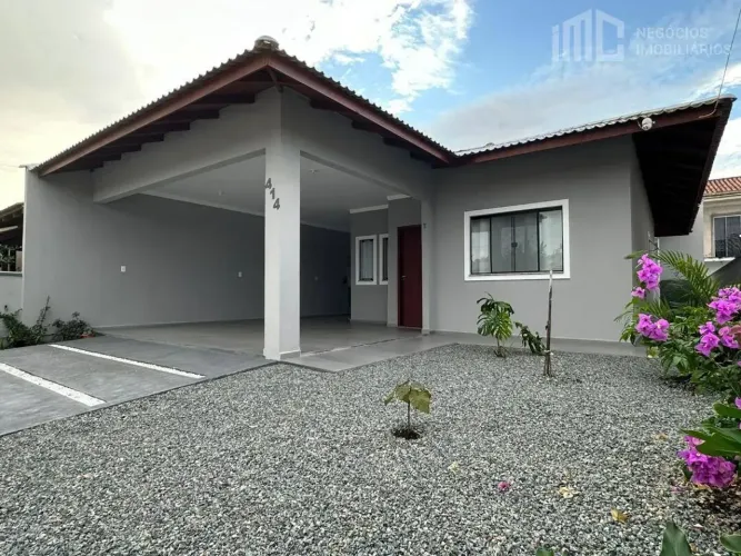Casa de laje com 2 dormitórios + área de festa | Costeira - BBS