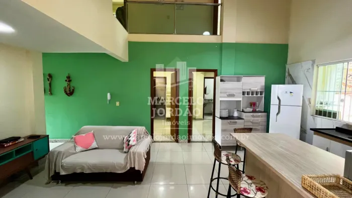 Casa em Iriri - Duplex de 6 quartos com 4 suítes - 03 vagas de garagem