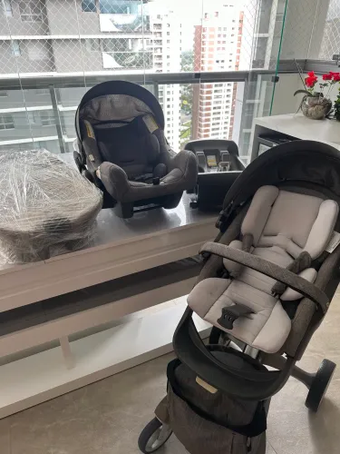 stokke xplory completo (carrinho, moisés, bebê conforto com base isofix)
