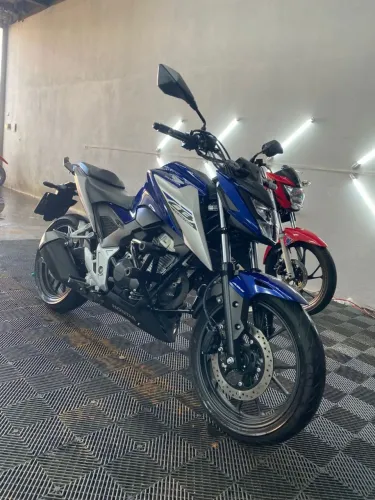 Cb300f azul ABS