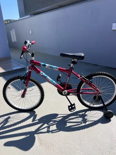 Bicicleta aro 20 novíssima pouco uso