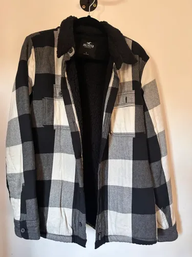 casaco preto hollister com forro em pelo conforto e estilo para o frio