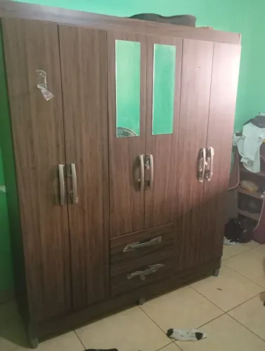 Guarda-Roupa 6 Portas - R$ 850,00 (Preço Fixo)