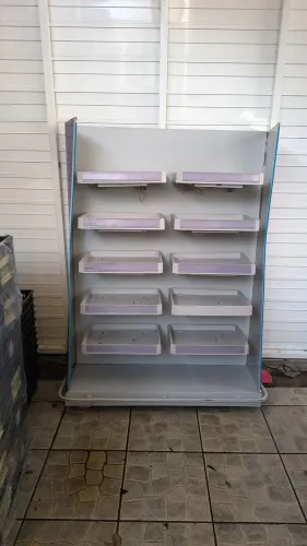 Vendo exposito Redbull por R$200. Retirada em Realengo