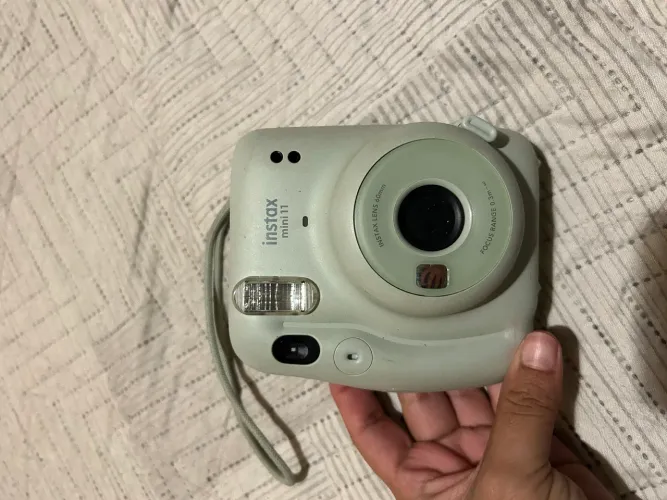 Câmera polaroid - Instax Mini 11
