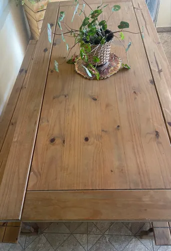 Mesa de madeira para churrasqueira