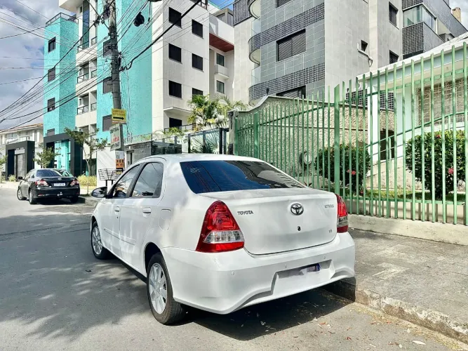 Toyota Etios X Plus Sedan 1.5 Flex 16V 4P Mec. 2019