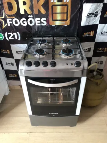 Fogão Eletrolux semi novo