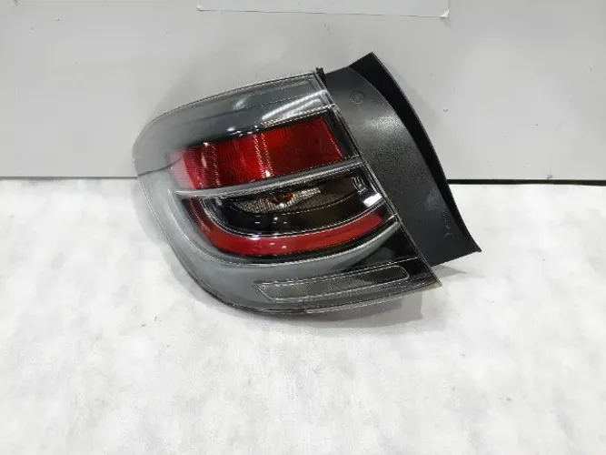 Lanterna esquerda Sandero Stepway 2020 2021 2022 2023 original