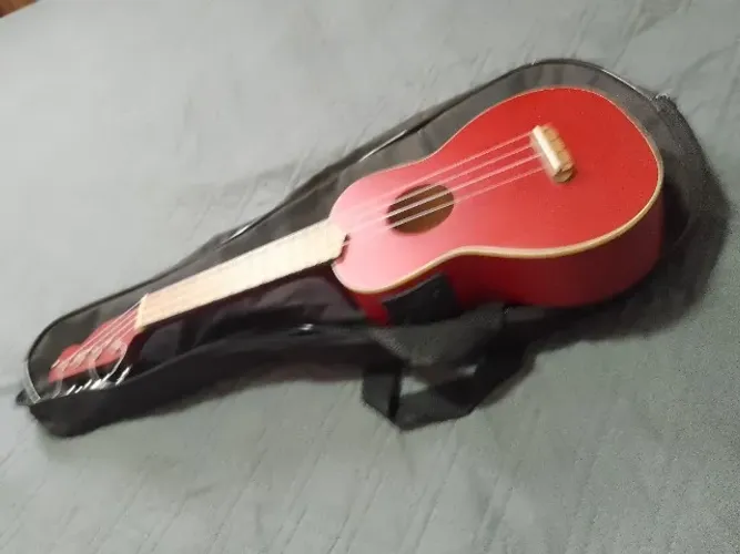 Ukulele Fender elétrico