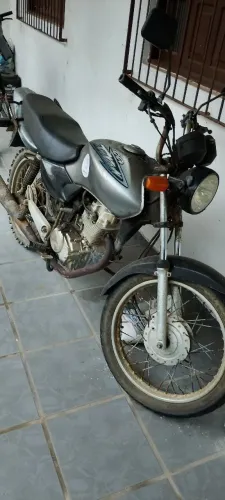 Vendo moto CG com Documento a pagar