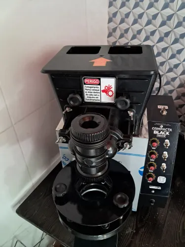 Máquina de Salgado - Compacta Black Inox 127V
