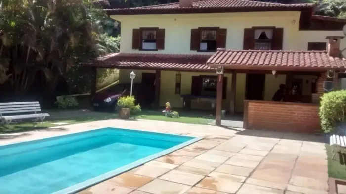 Casa para venda tem 150 metros quadrados com 5 quartos em Araras - Petrópolis - Rio de Jan