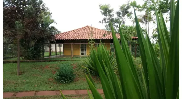 Alugo casa 2 quartos no Altiplano Leste