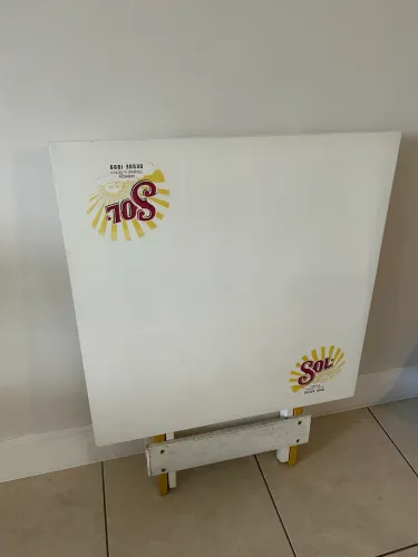 Mesa de bar maciça dobrável