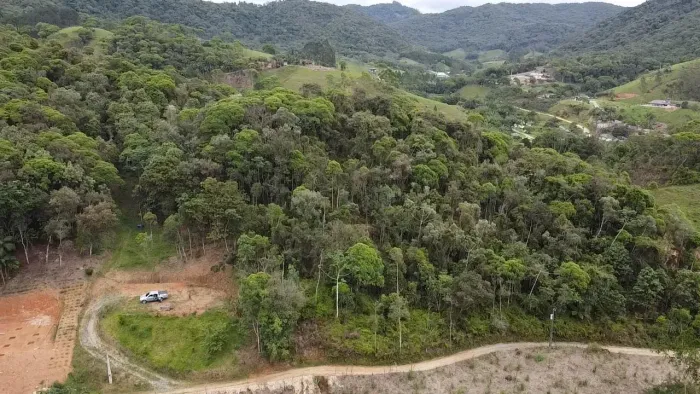 Chácara com Água e Luz na Região de São Pedro de Alcântara - SC