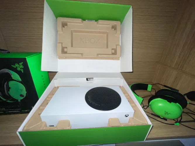 Xbox series S + Headset Razer Original