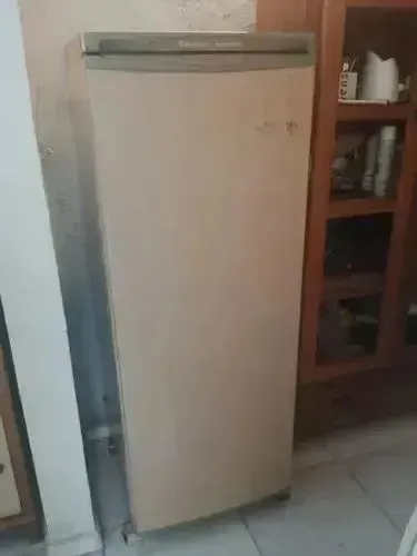 Geladeira Electrolux R27