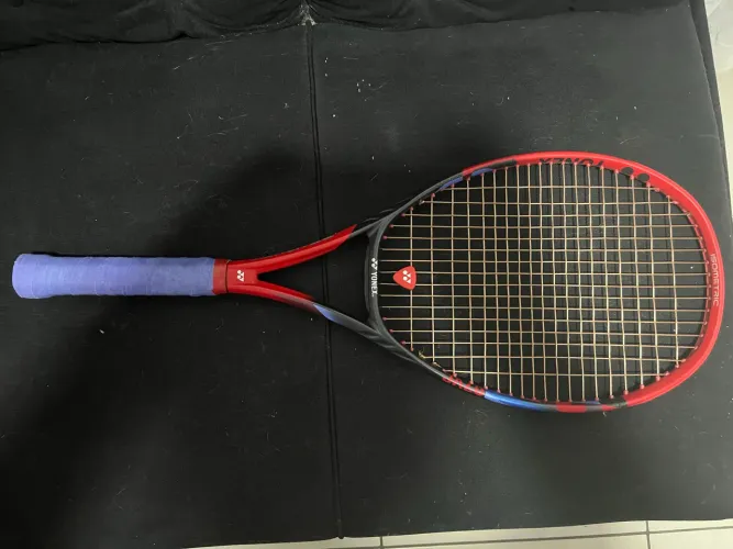 Raquete Yonex Vcore 98