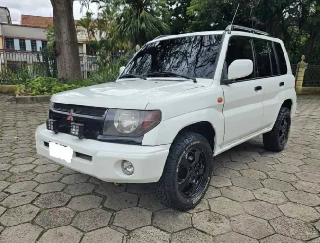 Mitsubishi Pajero IO Aut. 2000
