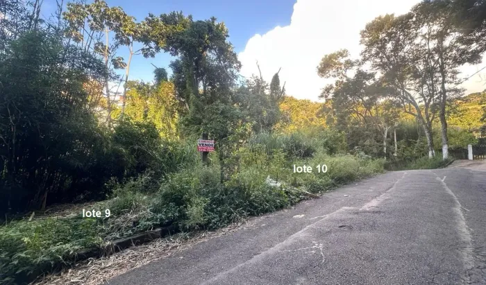 Terreno com 319m², bairro Borboleta, Juiz de Fora, MG.
