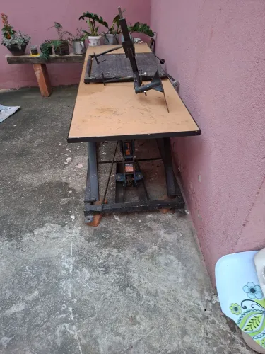 Rampa para oficinas de motos.