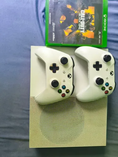 VENDO XBOX ONE S - 1TB 