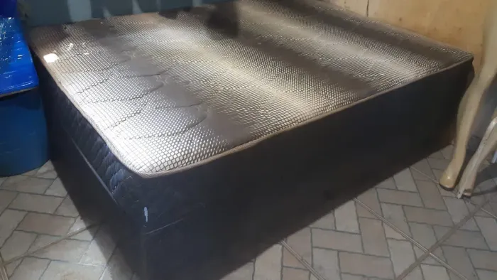 Vendo cama box casal R$350