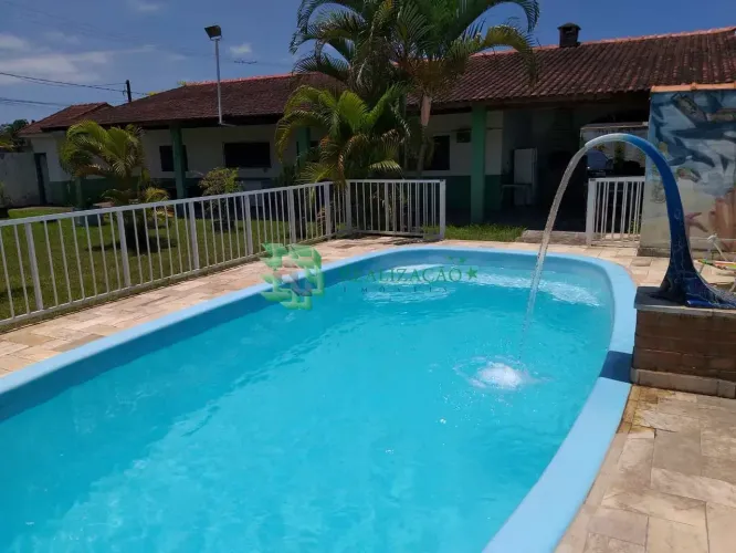Chácara com piscina em Mongaguá