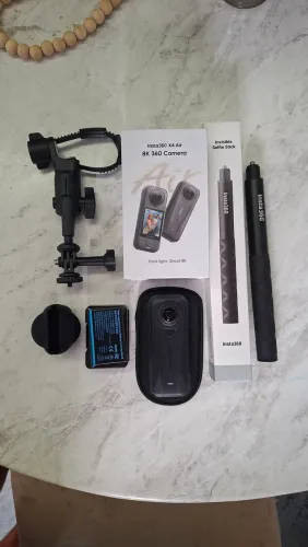 Camera Insta 360 x4 Air Bundle + Acessorios e Bateria Extra