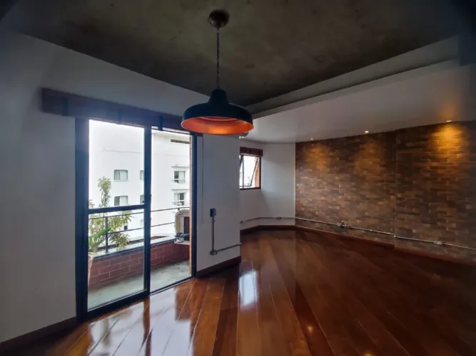 Duplex para locação em Pinheiros com 2 quartos, sendo 2 suítes, 100m²