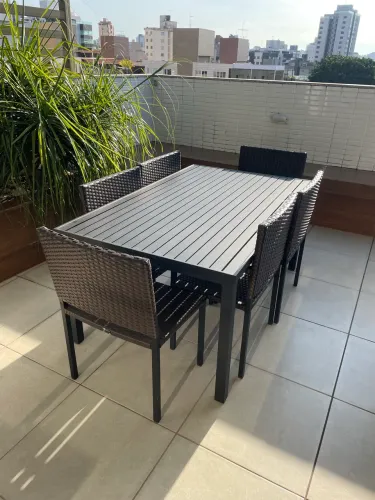 Mesa de alumínio