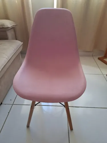 Cadeira Eiffel Rosa