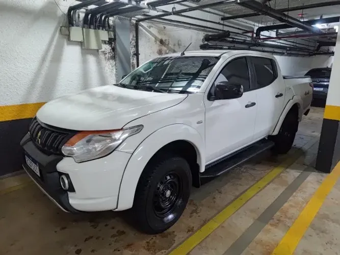 Mitsubishi L200 Triton Sport GLS 2.4 CD Diesel Aut. 2022